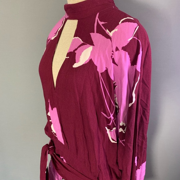 Free People Say You Love Me Floral Keyhole Top Lg - Picture 6 of 8